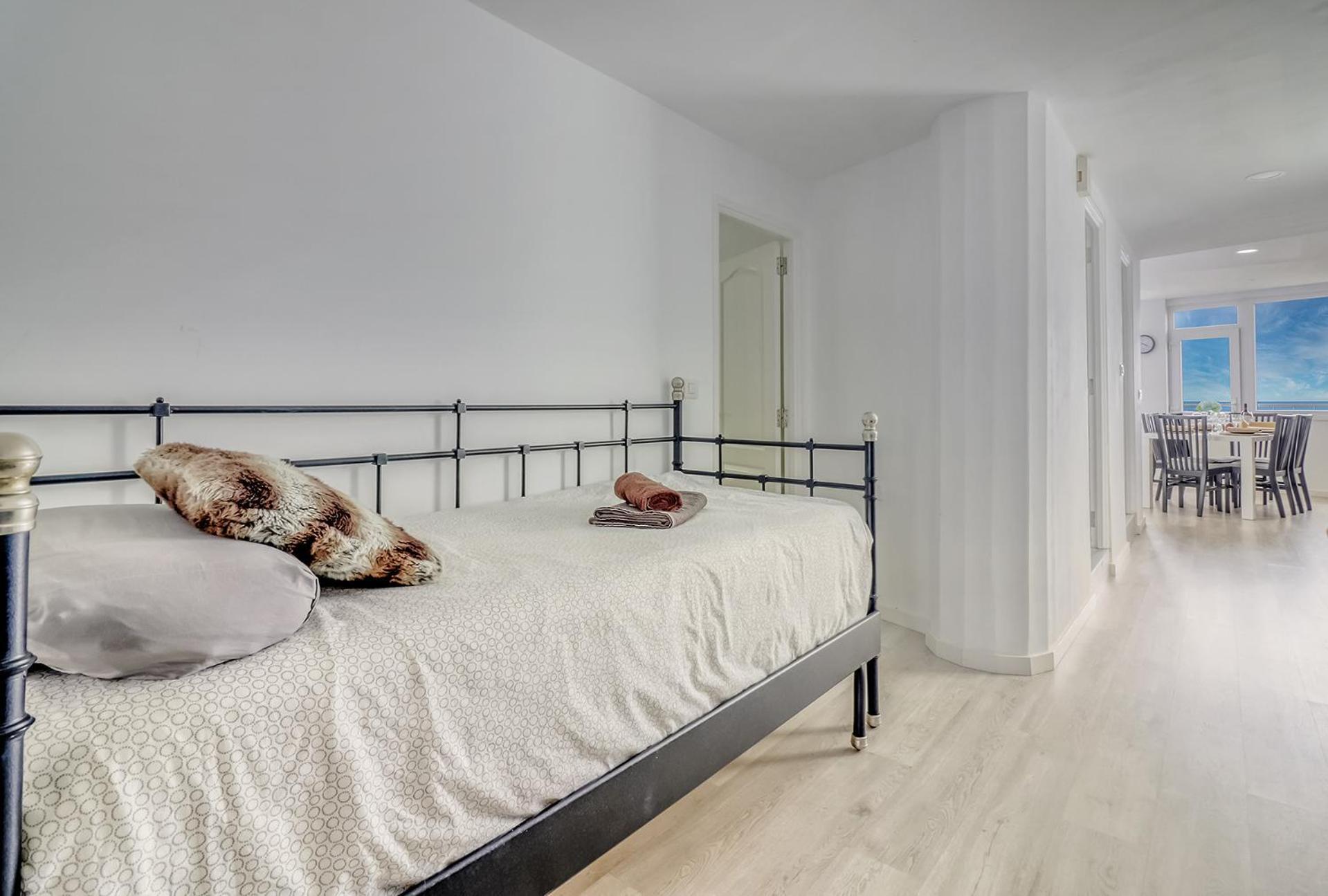 Central Modern Apartment With Private Parking & Ocean View & Coffee Corner Икод де лос Винос Екстериор снимка